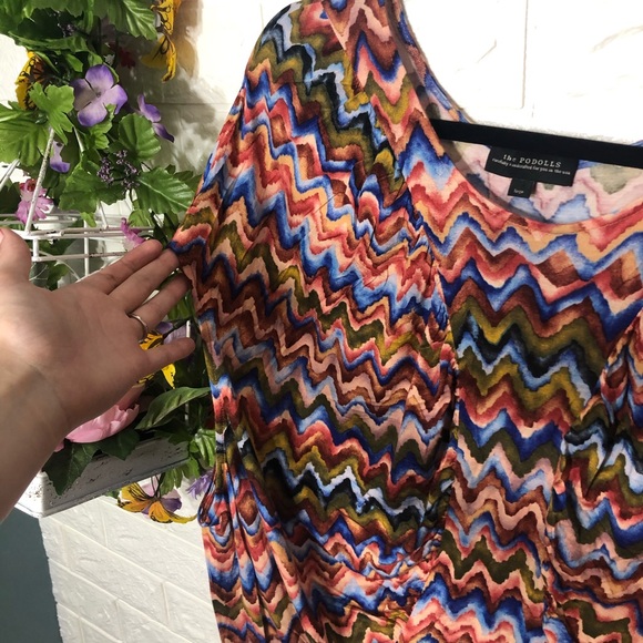 _🌼3/$30🌼the Podolls Cap Sleeve Printed Blouse  L - Picture 6 of 15